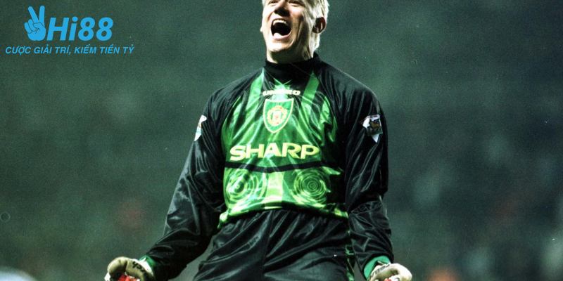 Top 10 thủ môn hay nhất thế giới: Những người gác đền đỉnh cao 3 top 10 thủ môn hay nhất thế giới