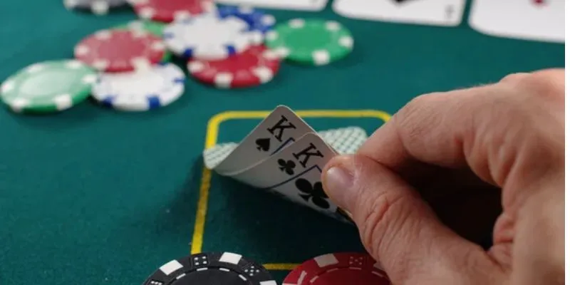 Cách xào bài gian lận: Mẹo tinh vi để thay đổi số phận lá bài 3 Những cách xào bài gian lận nâng cao chiến thắng